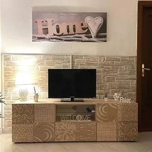  Appartamento Mona House Accogliente Casa